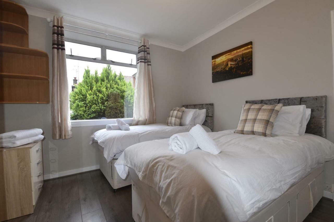 אדינבורו Sighthill 3 Bedrooms With Private Garden מראה חיצוני תמונה